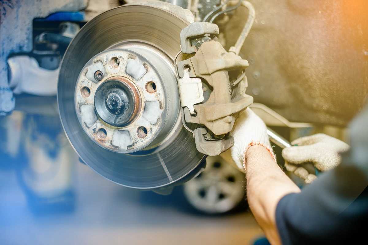 Замена тормозных колодок